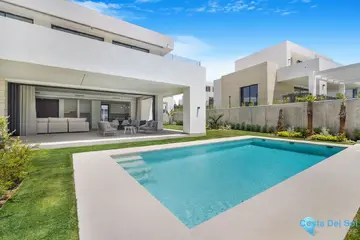 6 bedroom House for Sale in Río Real-55735