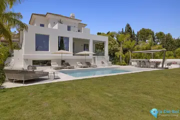 5 bedroom House for Sale in Benahavís