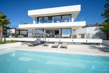 4 bedroom House for Sale in Nueva Andalucía