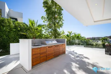4 bedroom House for Sale in Nueva Andalucía-55936