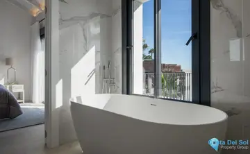 5 bedroom House for Sale in Los Flamingos-56102