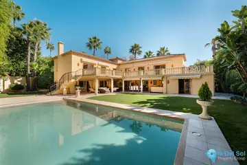 5 bedroom House for Sale in Marbella-56099