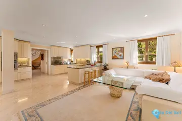 5 bedroom House for Sale in Marbella-56108
