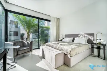 4 bedroom House for Sale in The Golden Mile-56144