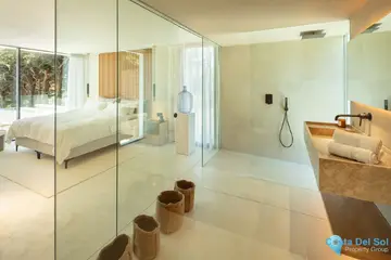 4 bedroom House for Sale in Nueva Andalucía-56207