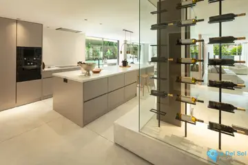 4 bedroom House for Sale in Nueva Andalucía-56213