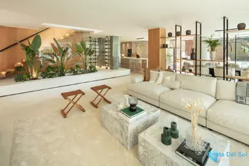 4 bedroom House for Sale in Nueva Andalucía-56217