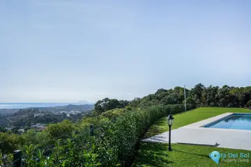 6 bedroom House for Sale in Benahavís