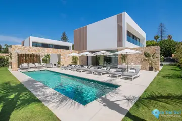 6 bedroom House for Sale in San Pedro de Alcántara