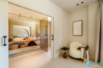5 bedroom House for Sale in Cortijo Blanco-56360