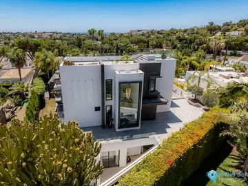 4 bedroom House for Sale in Nueva Andalucía