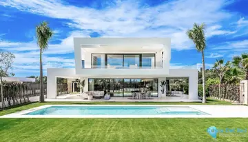 5 bedroom House for Sale in The Golden Mile