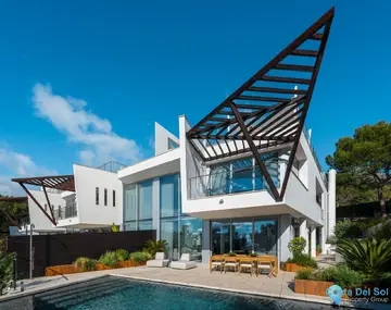 4 bedroom House for Sale in Sierra Blanca