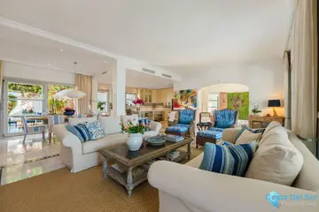 4 bedroom House for Sale in Sierra Blanca-56556