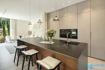 6 bedroom House for Sale in Marbella-56693