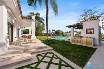 4 bedroom House for Sale in Nueva Andalucía-56703