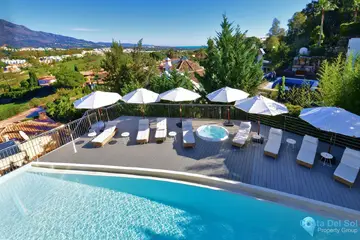 7 bedroom House for Sale in Nueva Andalucía-56720