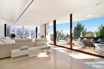 7 bedroom House for Sale in Nueva Andalucía-56723