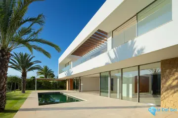 4 bedroom House for Sale in Casares Playa