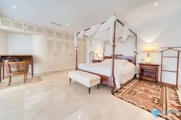 6 bedroom House for Sale in Los Monteros-56861