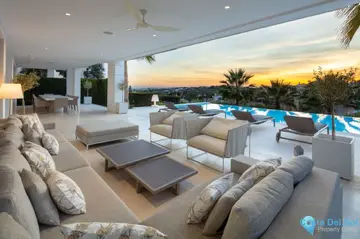 7 bedroom House for Sale in Nueva Andalucía-56977