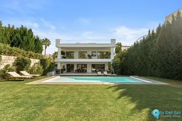 5 bedroom House for Sale in Marbella-57015