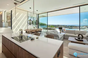 5 bedroom House for Sale in Marbella-57305