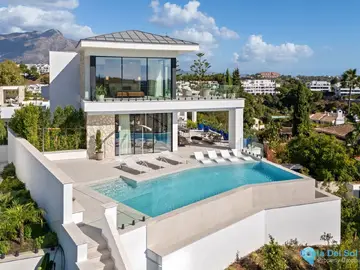 5 bedroom House for Sale in Benahavís
