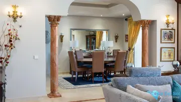 8 bedroom House for Sale in Nueva Andalucía-57402