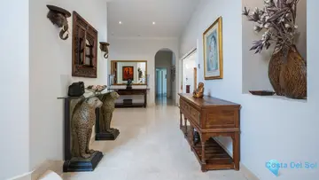 8 bedroom House for Sale in Nueva Andalucía-57398