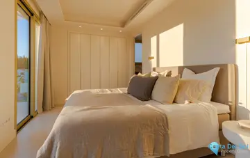 4 bedroom Apartment for Sale in New Golden Mile-57418