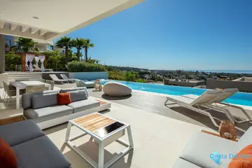 5 bedroom House for Sale in Nueva Andalucía-57440