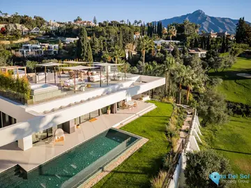 4 bedroom House for Sale in Nueva Andalucía
