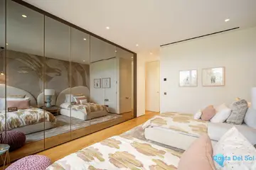 5 bedroom Apartment for Sale in The Golden Mile-57595