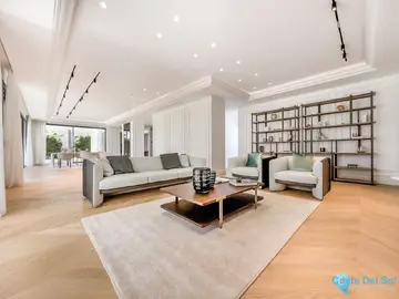 6 bedroom House for Sale in The Golden Mile-57616
