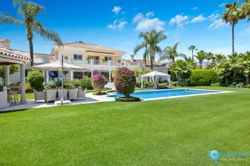 6 bedroom House for Sale in Nueva Andalucía-57809