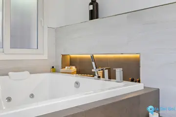 6 bedroom House for Sale in Nueva Andalucía-57815