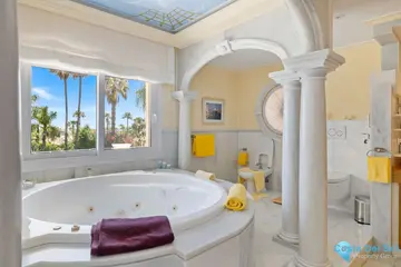 6 bedroom House for Sale in Marbella-57831