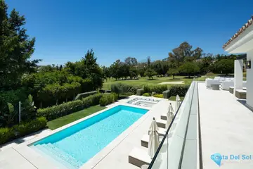 5 bedroom House for Sale in Nueva Andalucía-57844