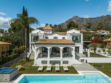 5 bedroom House for Sale in The Golden Mile