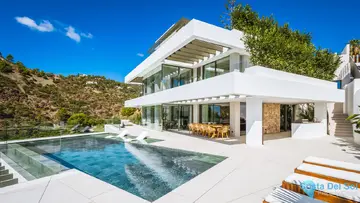 6 bedroom House for Sale in Benahavís
