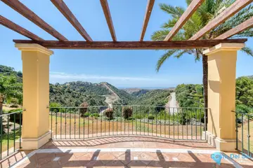 6 bedroom House for Sale in La Zagaleta-57968