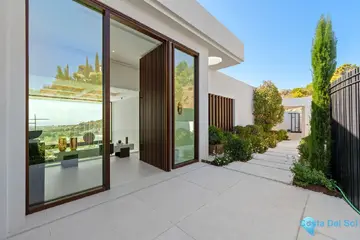 6 bedroom House for Sale in Benahavís-58011