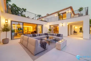 5 bedroom House for Sale in The Golden Mile-58066