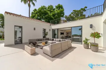 5 bedroom House for Sale in The Golden Mile-58072