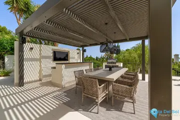 5 bedroom House for Sale in The Golden Mile-58076