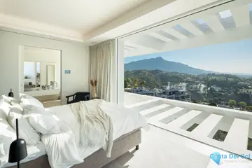 6 bedroom House for Sale in La Quinta-58109