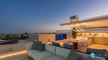 4 bedroom House for Sale in The Golden Mile-58116