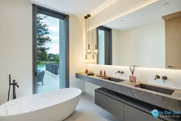 5 bedroom House for Sale in Nueva Andalucía-58168