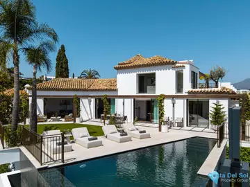 6 bedroom House for Sale in La Quinta